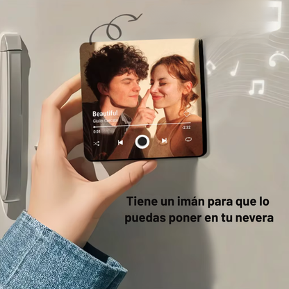 Imán para nevera con foto y música personalizada.